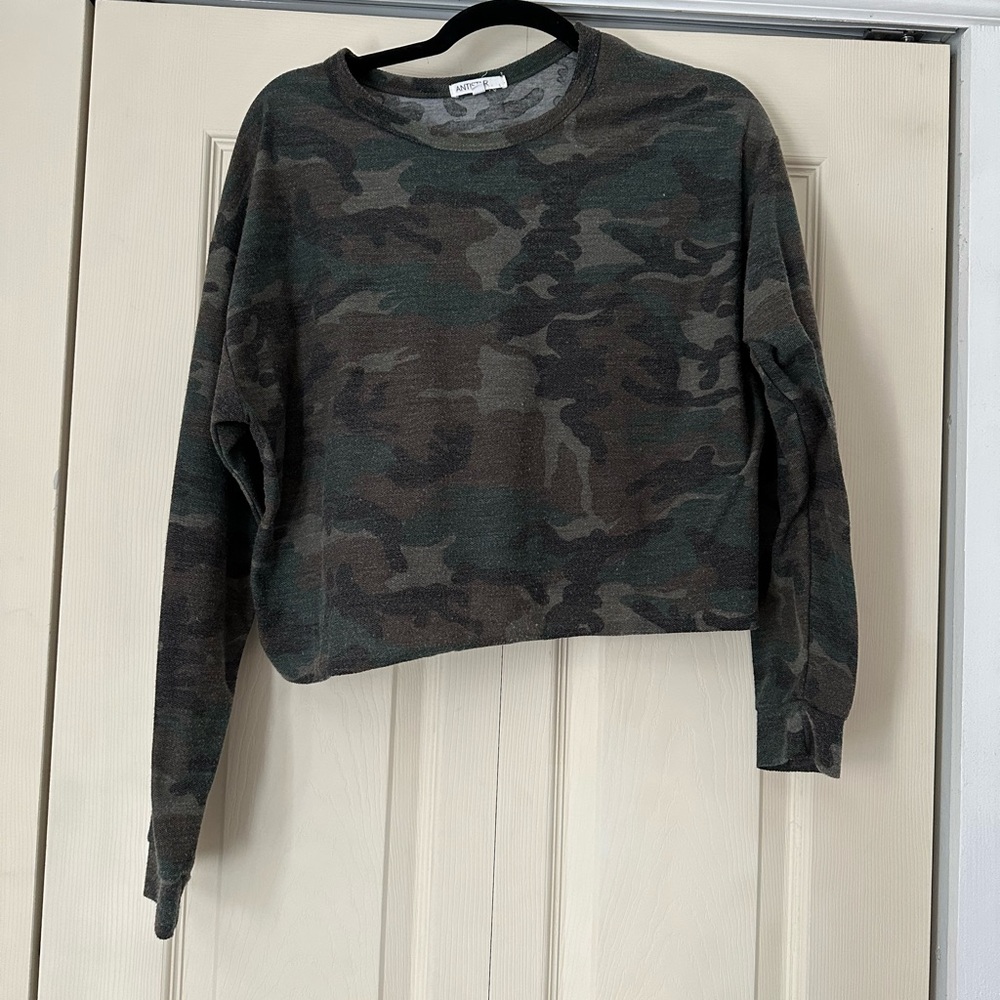 Army long sleeved cropped shirt